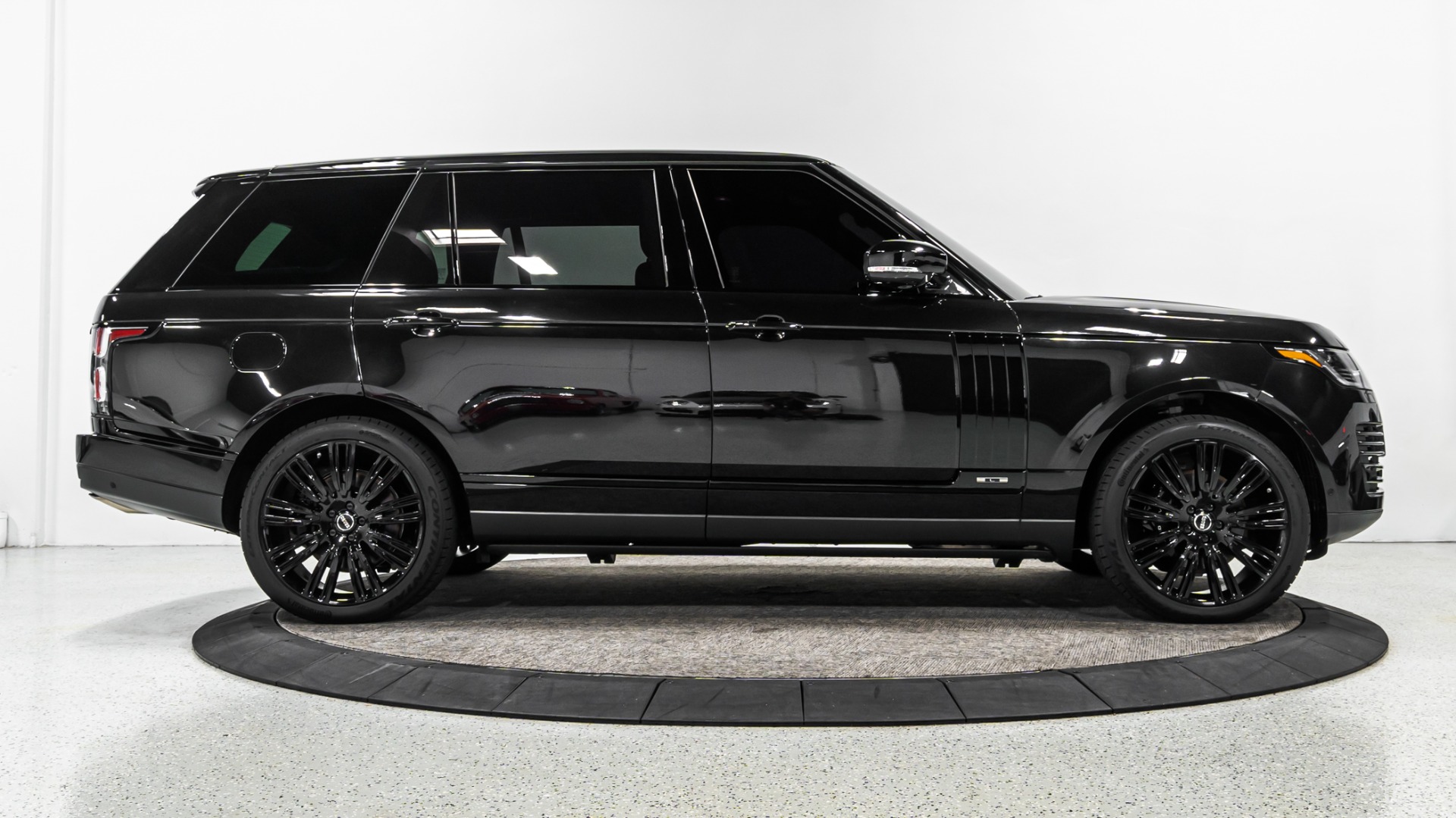 2021 Land Rover Range Rover P525 HSE Westminster Edition LWB Stock