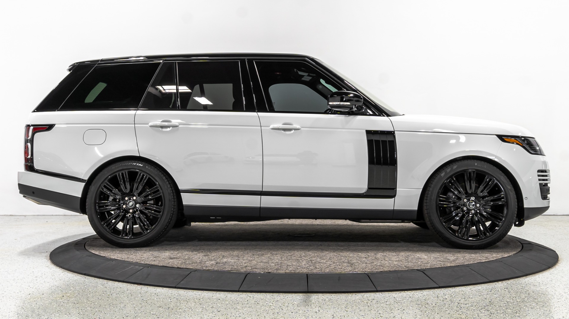 2022 Land Rover Range Rover P525 HSE Westminster Edition Stock 23327 for sale near Pompano