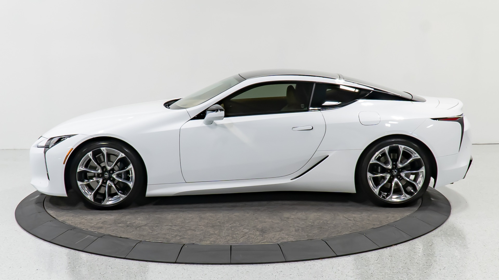 海外限定 Lexus LC500 - 2018 ホワイト 1:64 2018 Lexus LC 500 review, photos & specs | CarMax