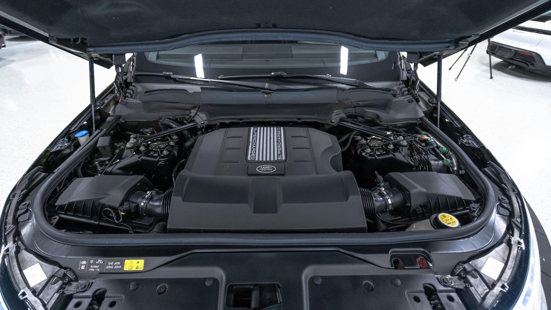 Full Hood Kit | LAND ROVER DISCOVERY LANDMARK 2020