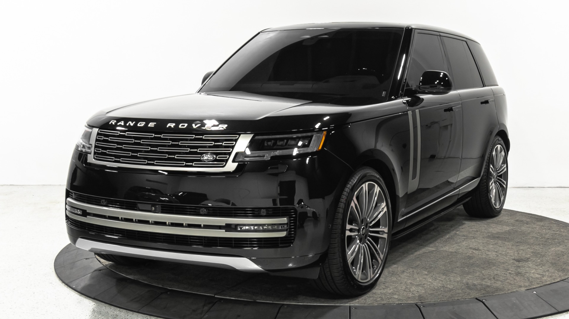 Used 2023 Land Rover Range Rover P530 SE SWB V8 For Sale