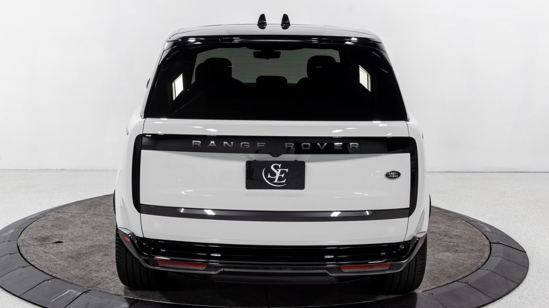 Used-2023-Land-Rover-Range-