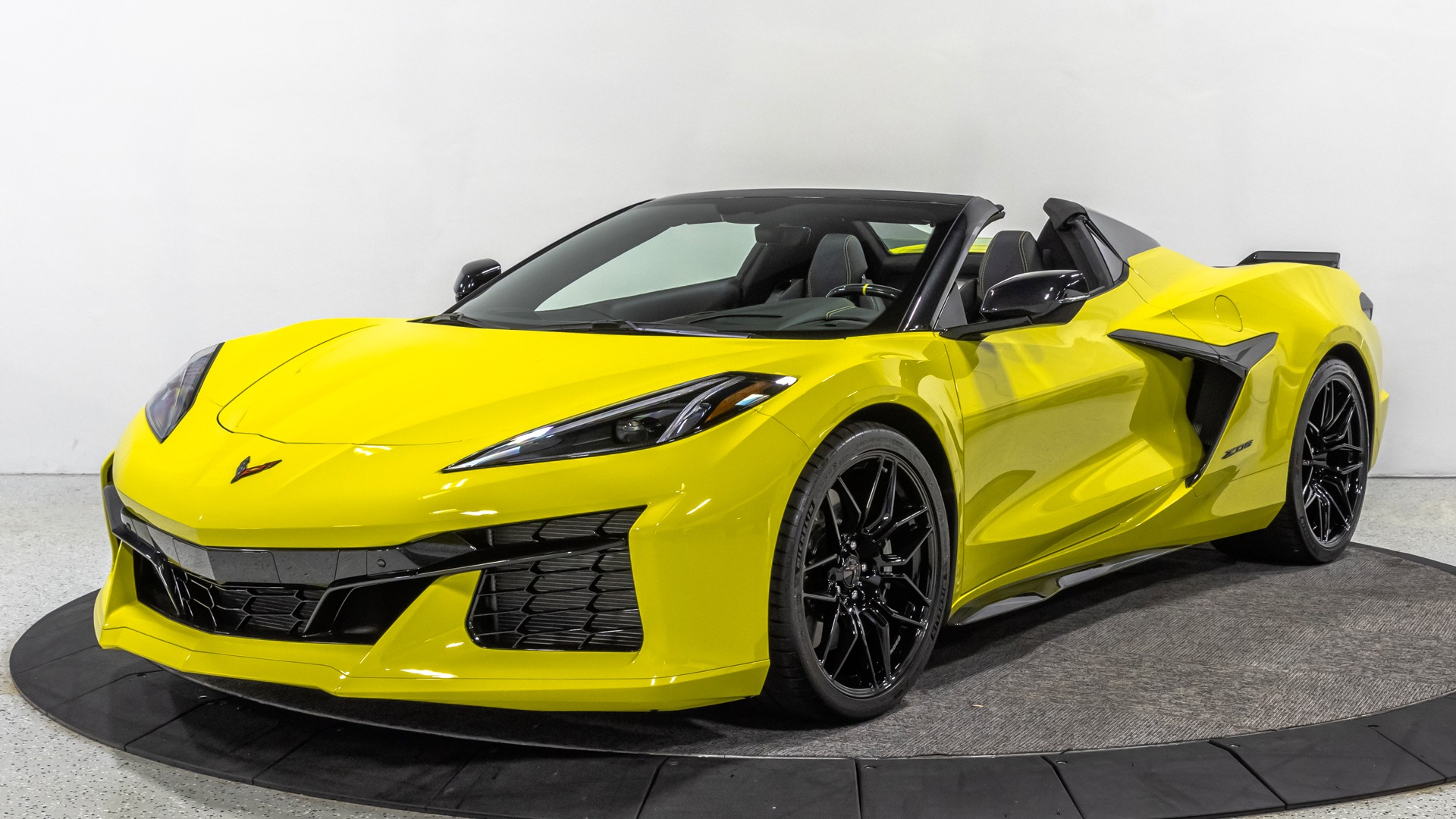 スティーズCT6.3美品 Used-2023-Chevrolet-Corvette-