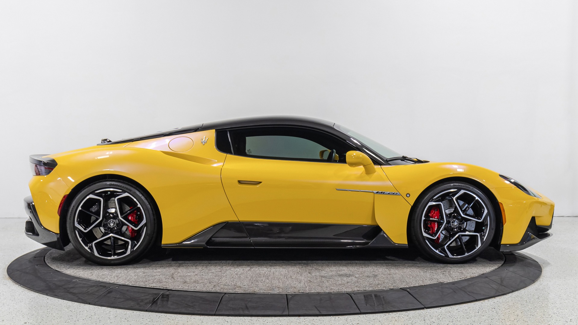今年の新作から定番まで！ Used 2022 Sale For AERO CARBON FACTORY $35K MC20 Maserati その他