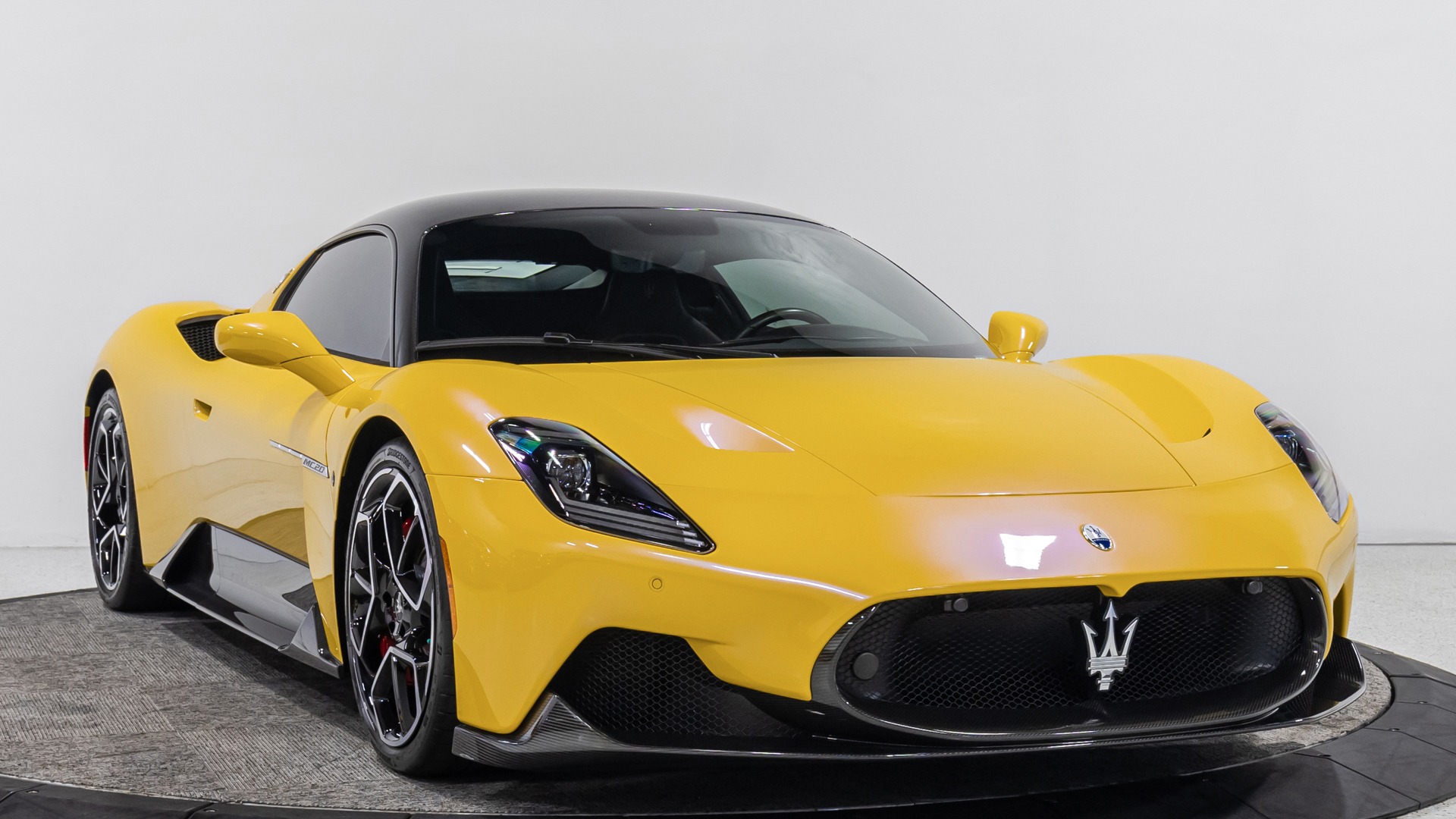 2022 MASTERS イエローフラッグ Used 2022 Maserati MC20 $35K FACTORY CARBON AERO For Sale (Sold