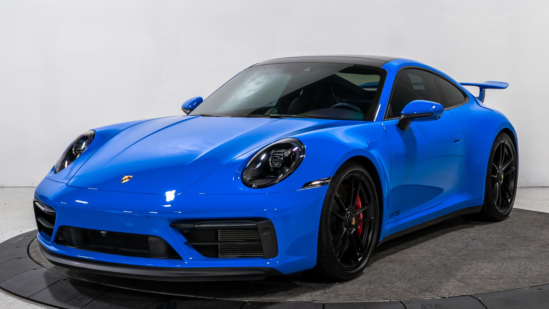 Used-2022-Porsche-911-Carrera-