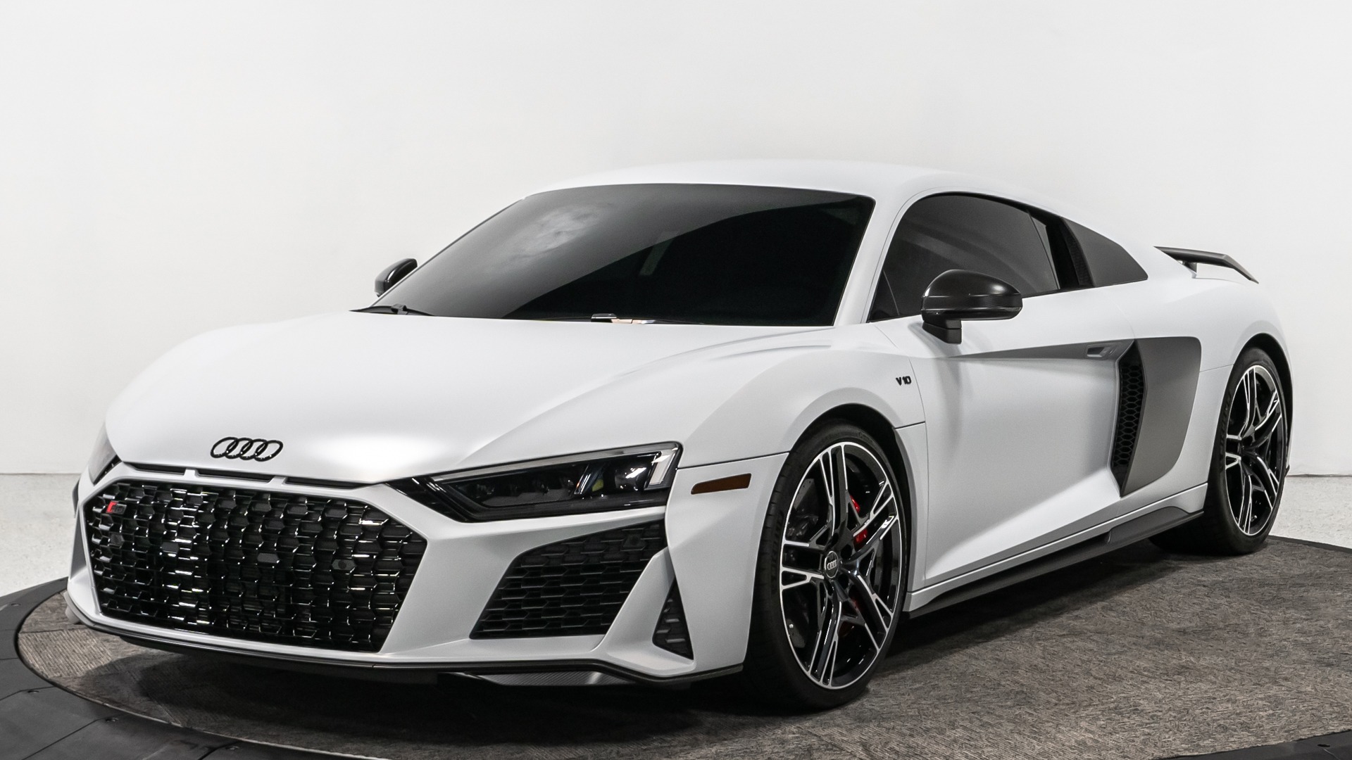 Audi R8 Spyder White 2023