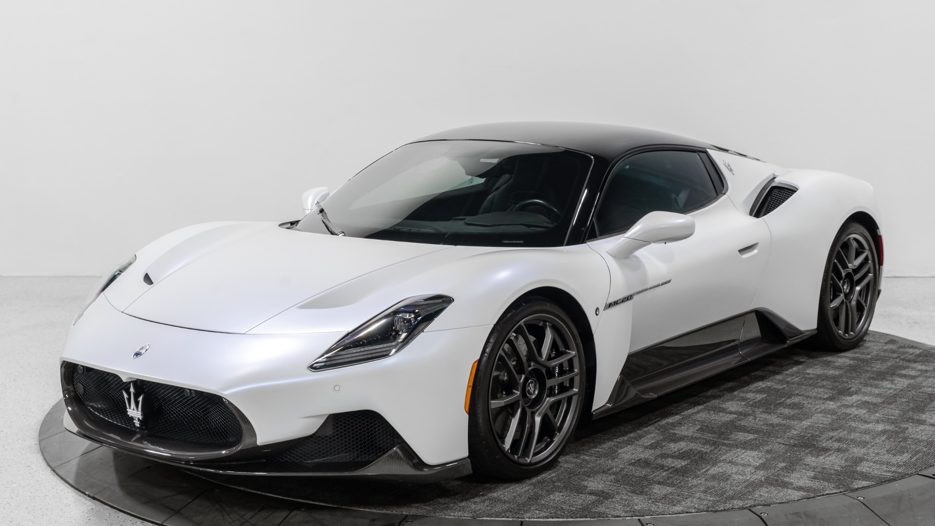 Used-2022-Maserati-MC20-(SOLD)