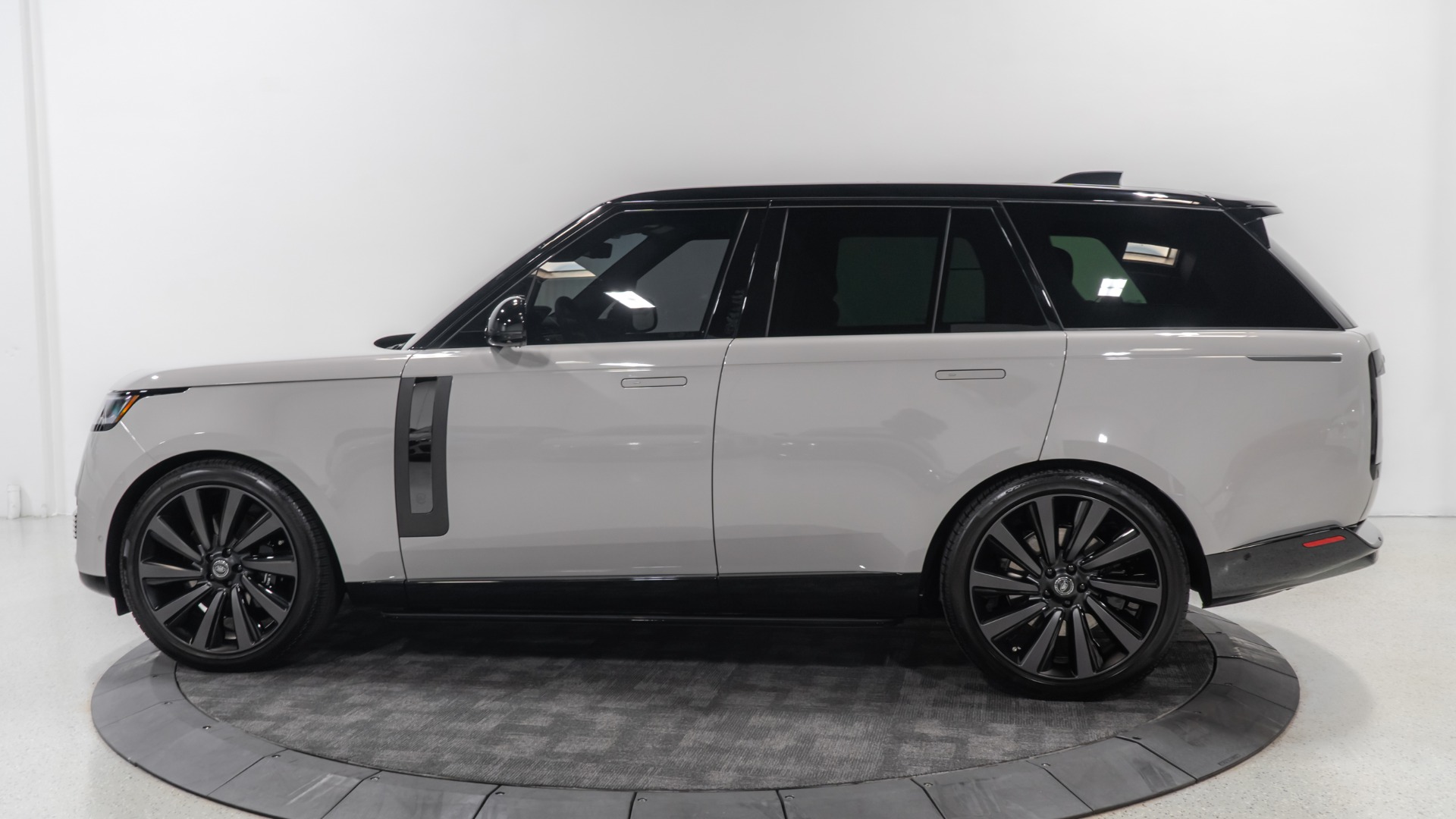 Used 2025 Land Rover Range Rover P615 SV SOLD For Sale (Sold