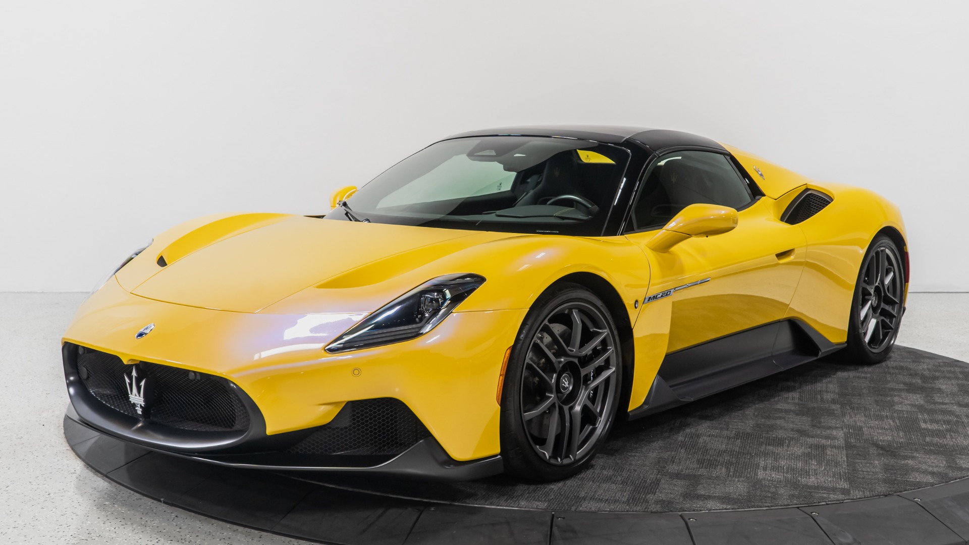 Used-2023-Maserati-MC20-Cielo-