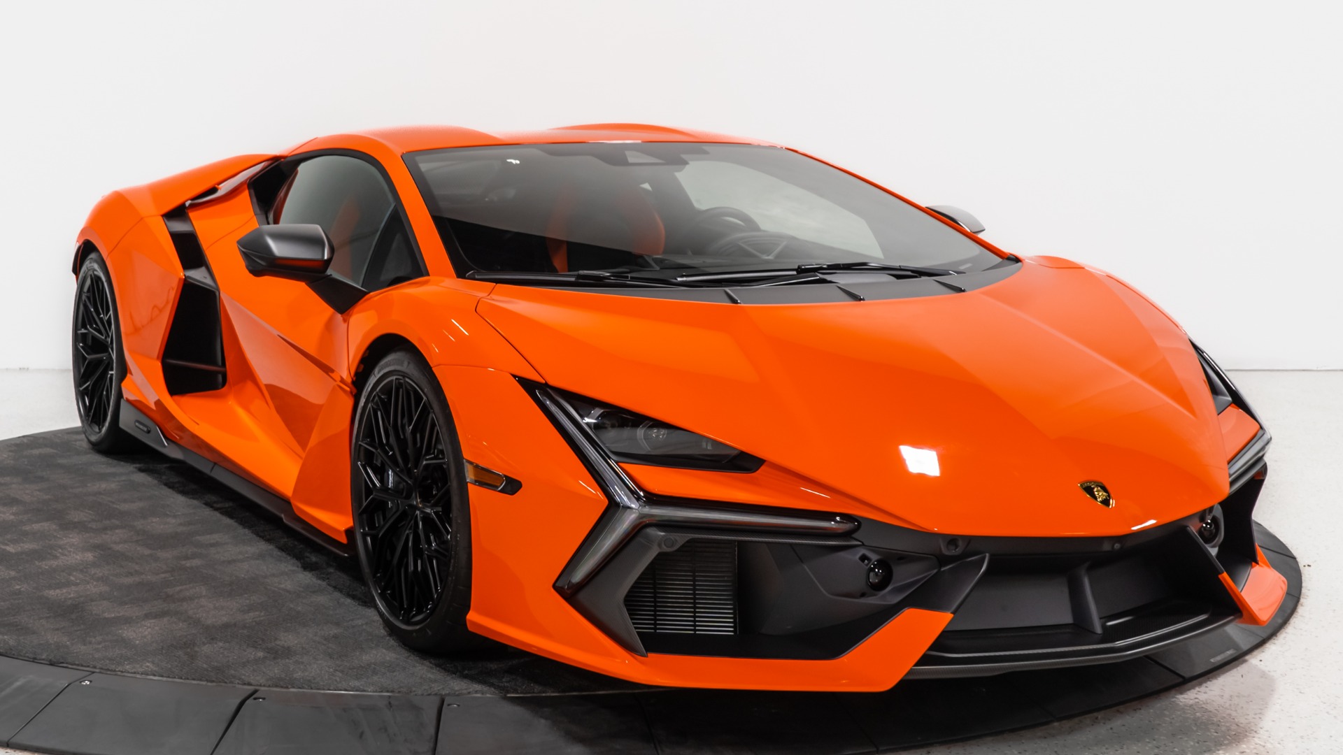 2025 Lamborghini Revuelto Base - Photo 12