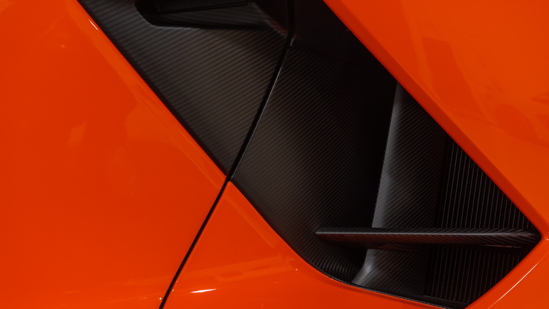 2025 Lamborghini Revuelto Base - Photo 25
