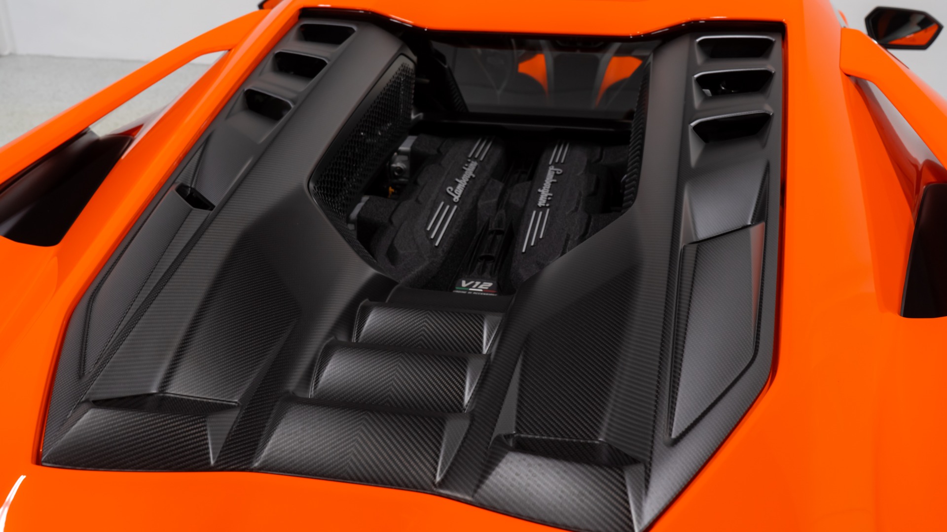 2025 Lamborghini Revuelto Base - Photo 29