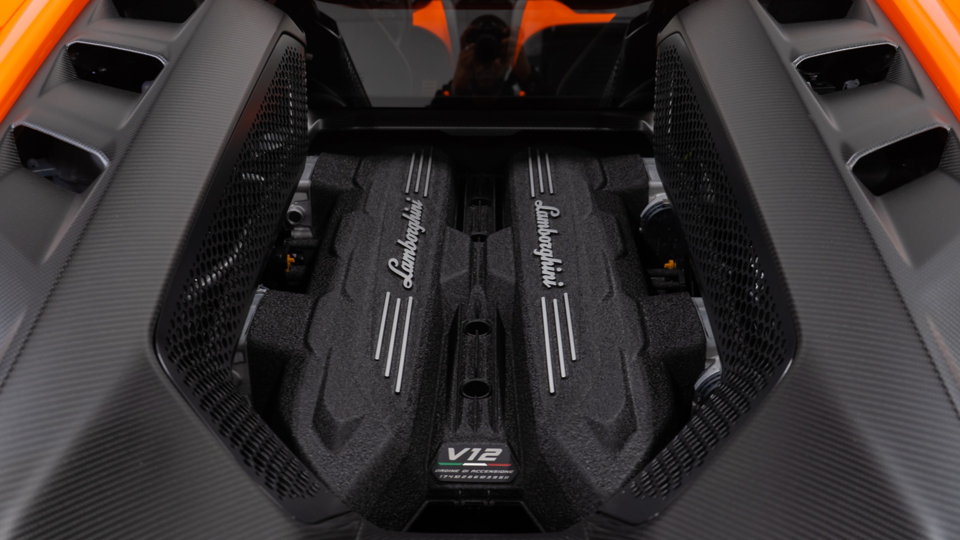 2025 Lamborghini Revuelto Base - Photo 30
