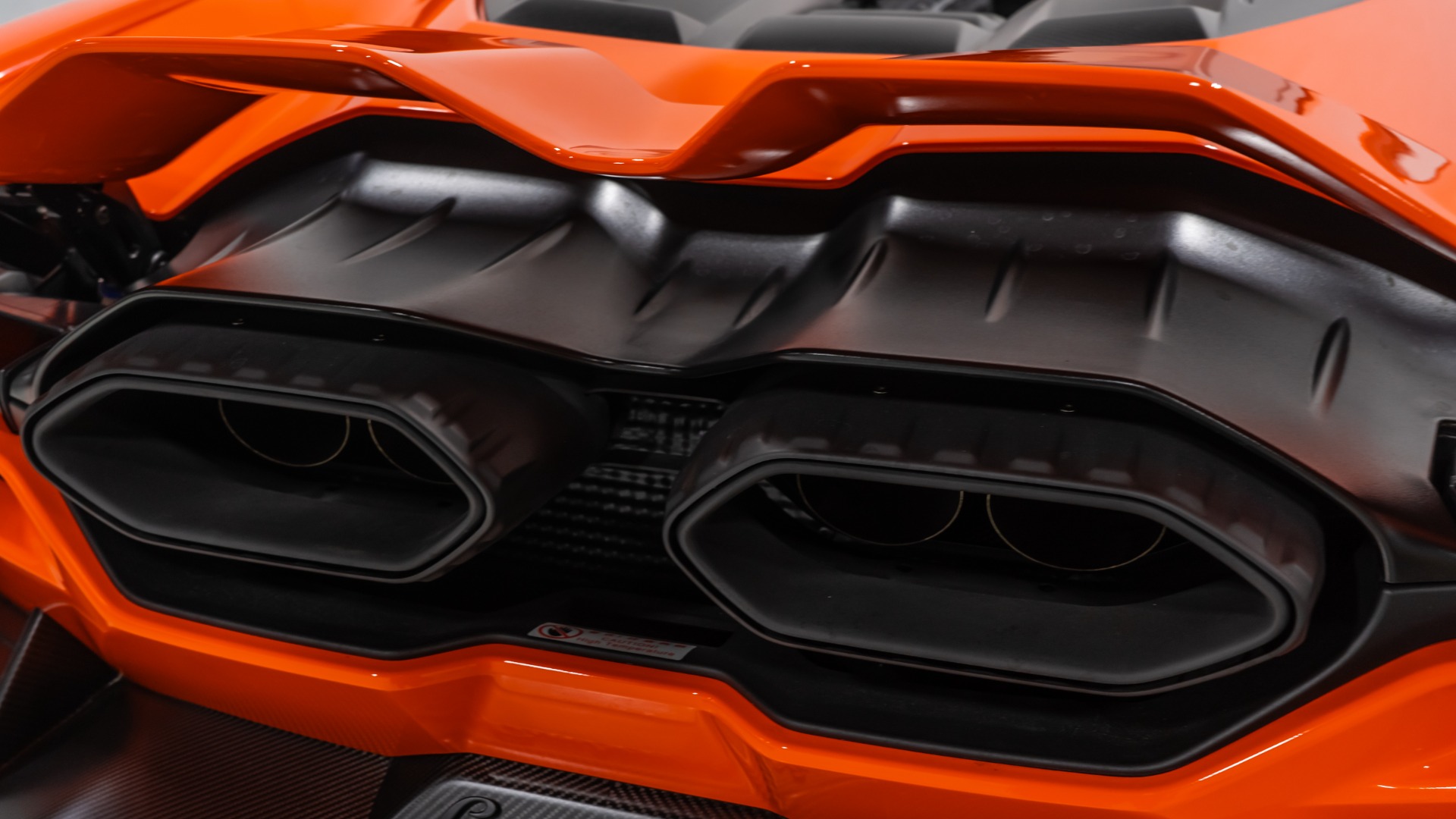 2025 Lamborghini Revuelto Base - Photo 31