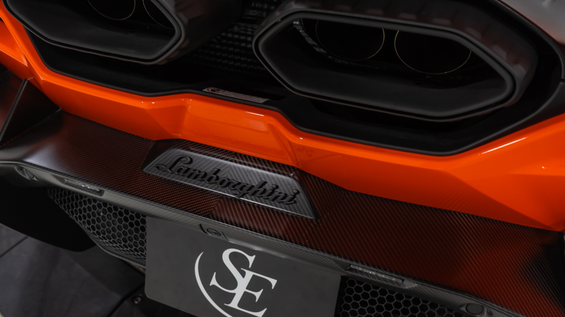 2025 Lamborghini Revuelto Base - Photo 32