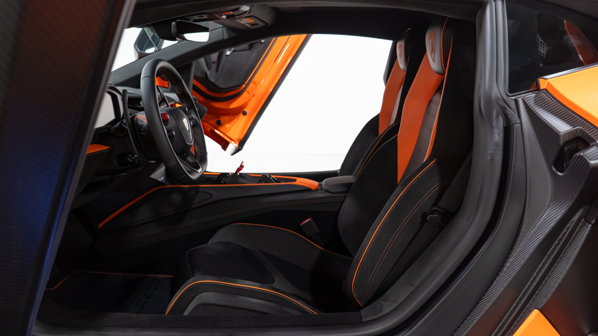 2025 Lamborghini Revuelto Base - Photo 41