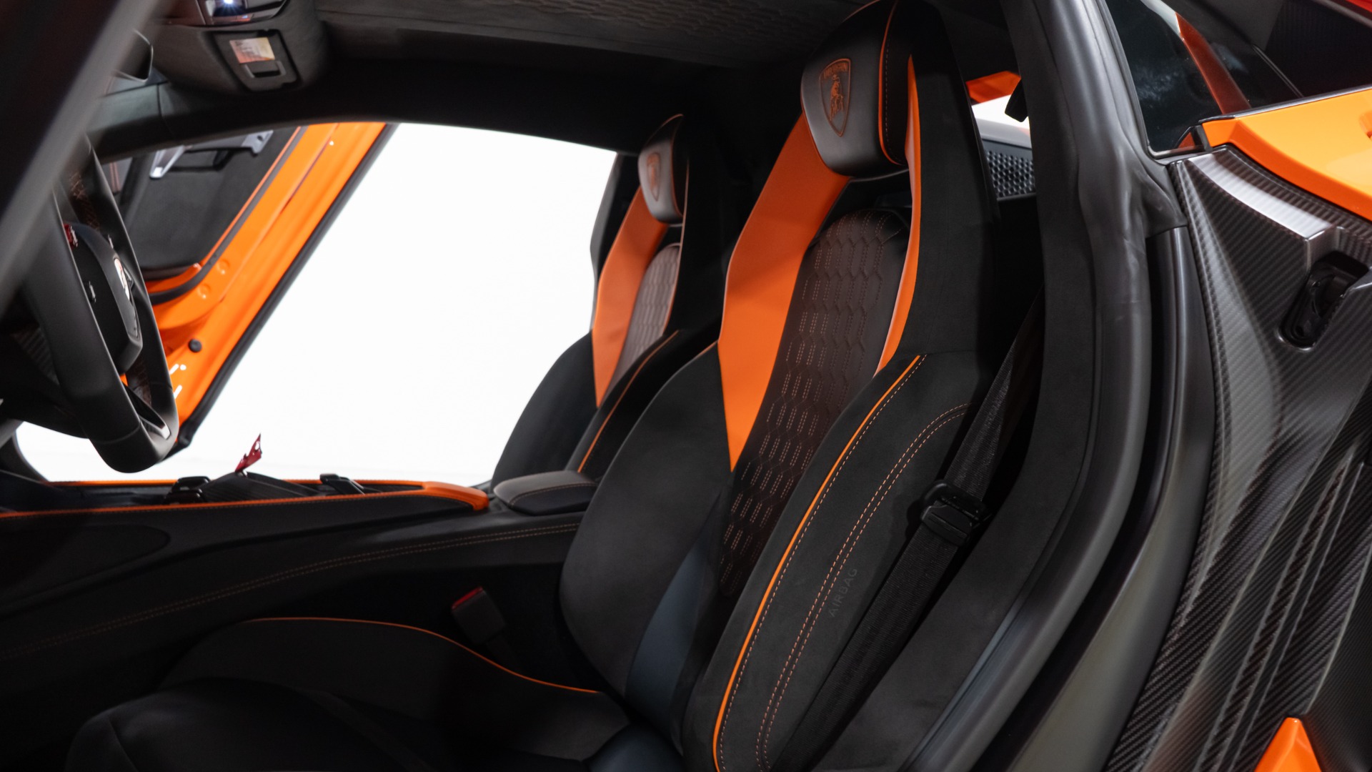 2025 Lamborghini Revuelto Base - Photo 43