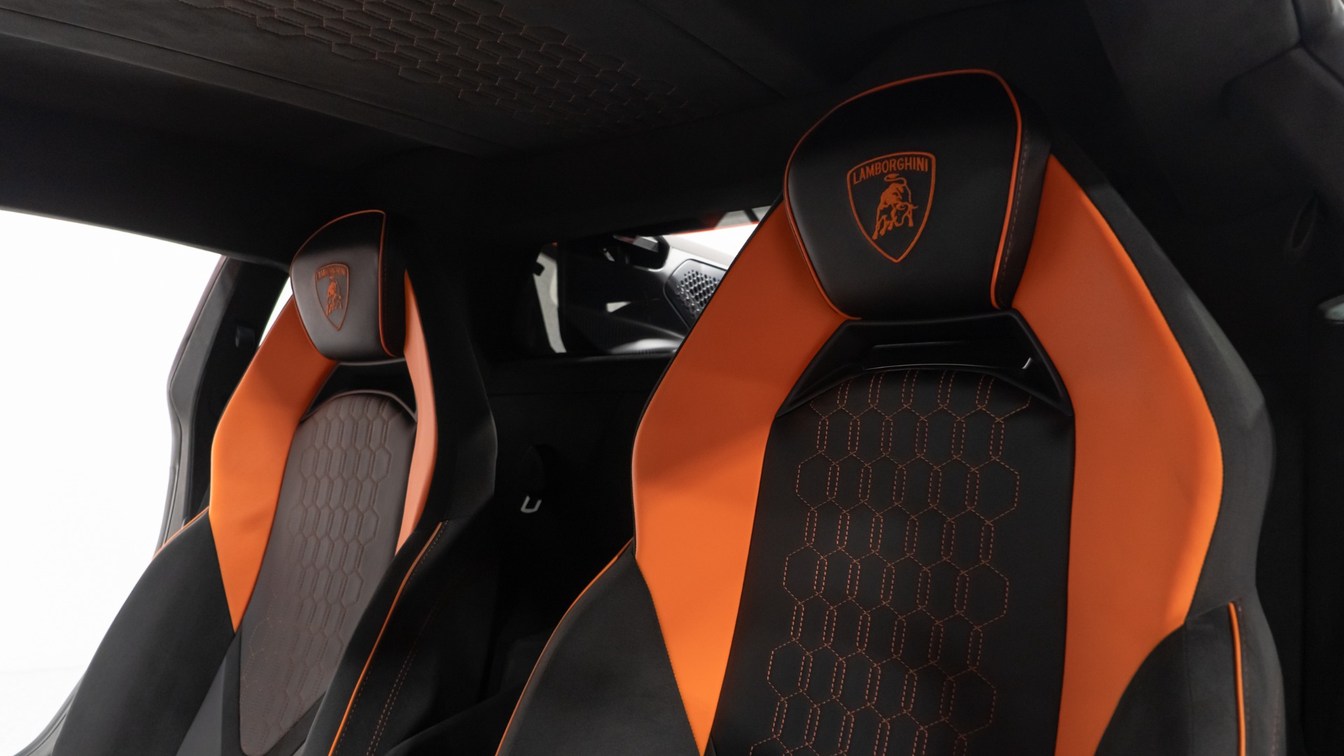 2025 Lamborghini Revuelto Base - Photo 44