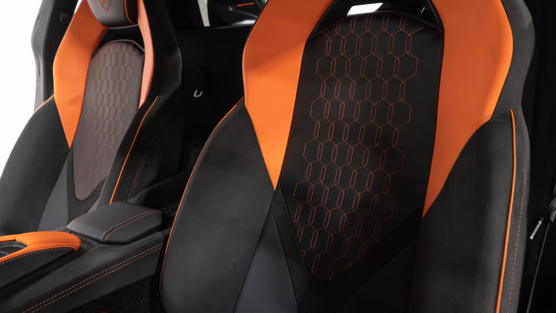 2025 Lamborghini Revuelto Base - Photo 46