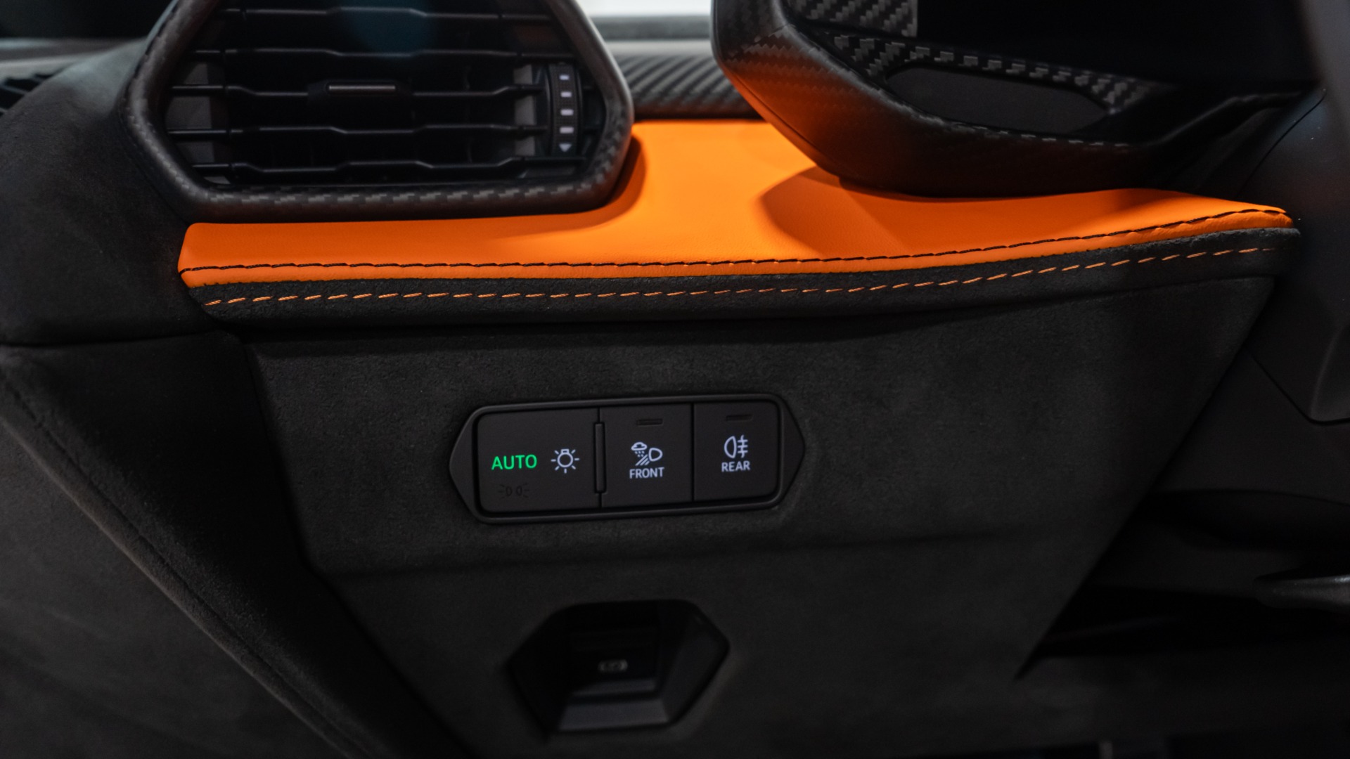 2025 Lamborghini Revuelto Base - Photo 50