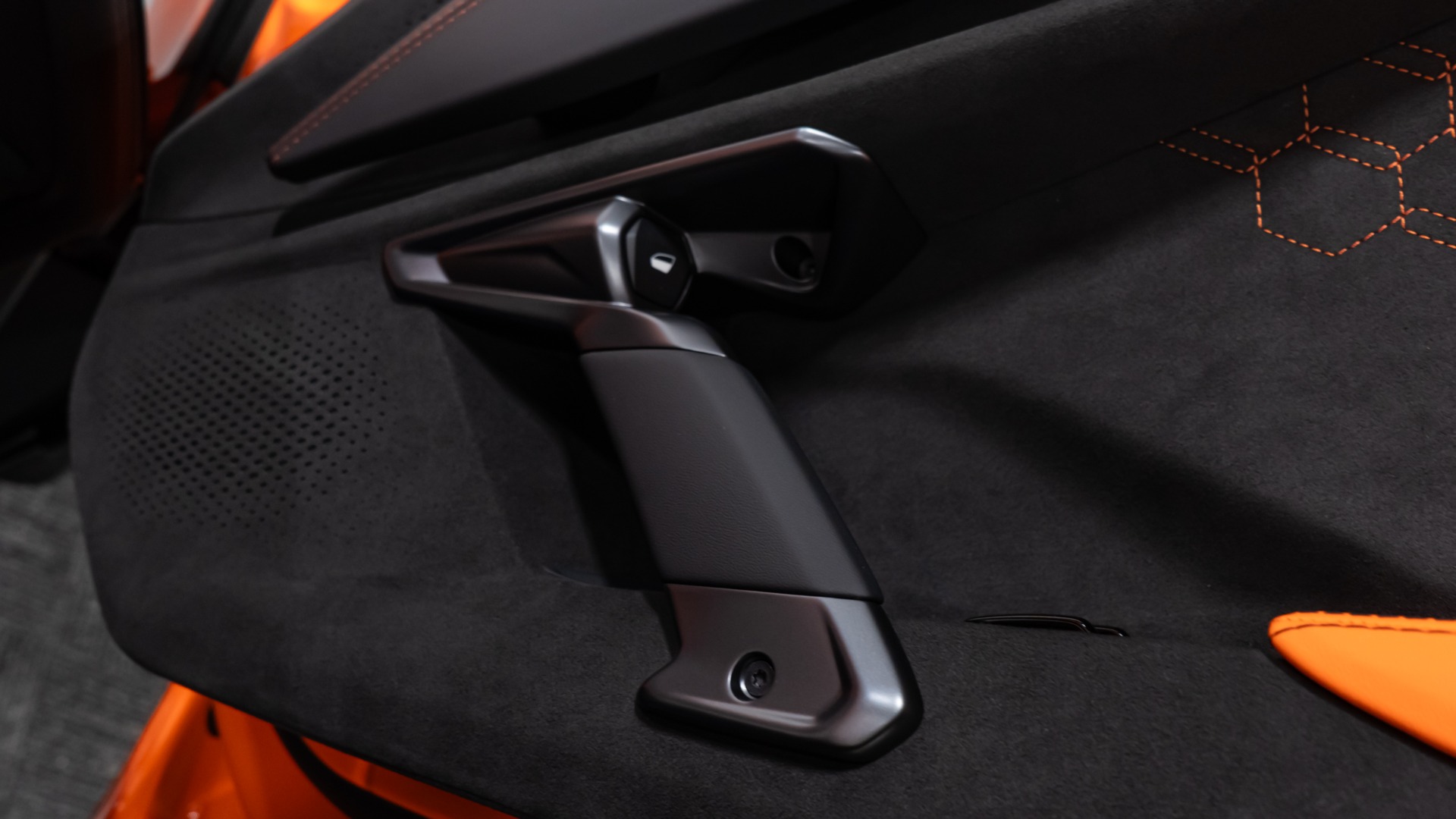 2025 Lamborghini Revuelto Base - Photo 66