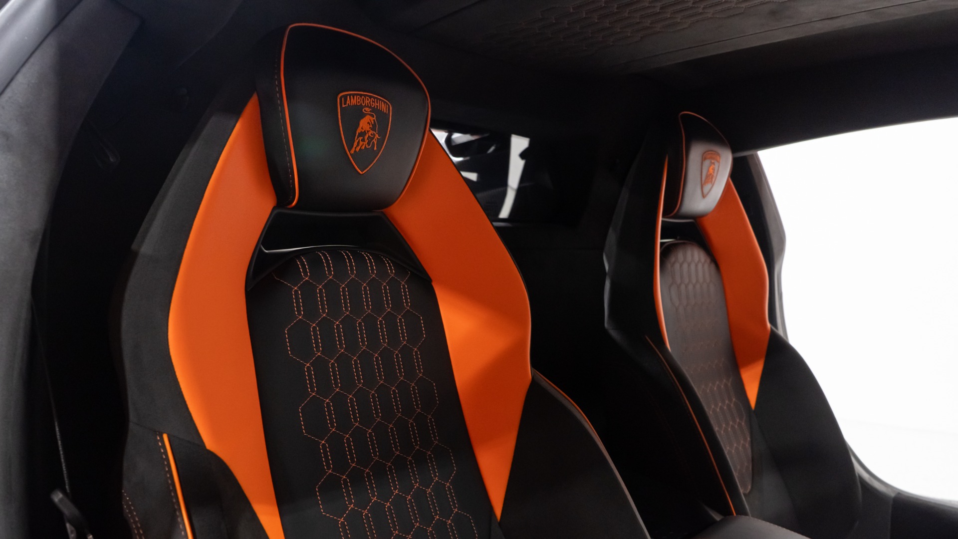 2025 Lamborghini Revuelto Base - Photo 69