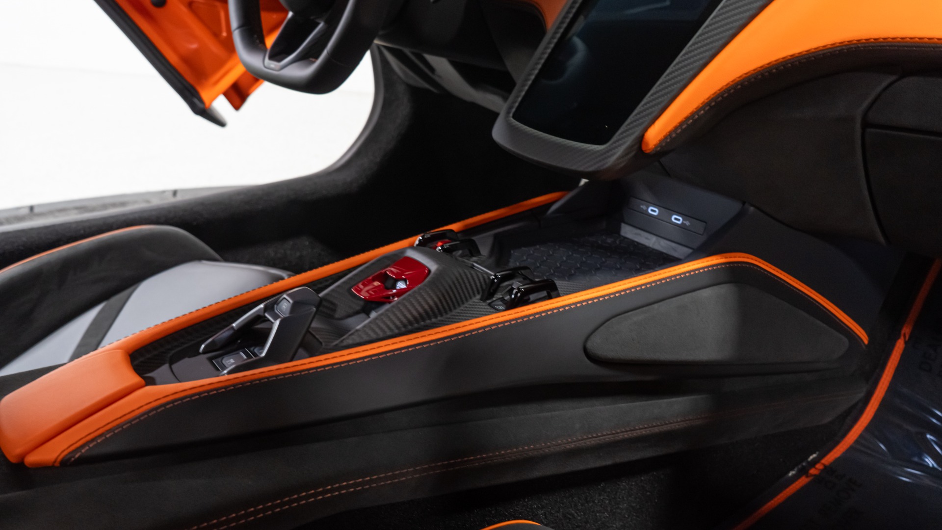 2025 Lamborghini Revuelto Base - Photo 74