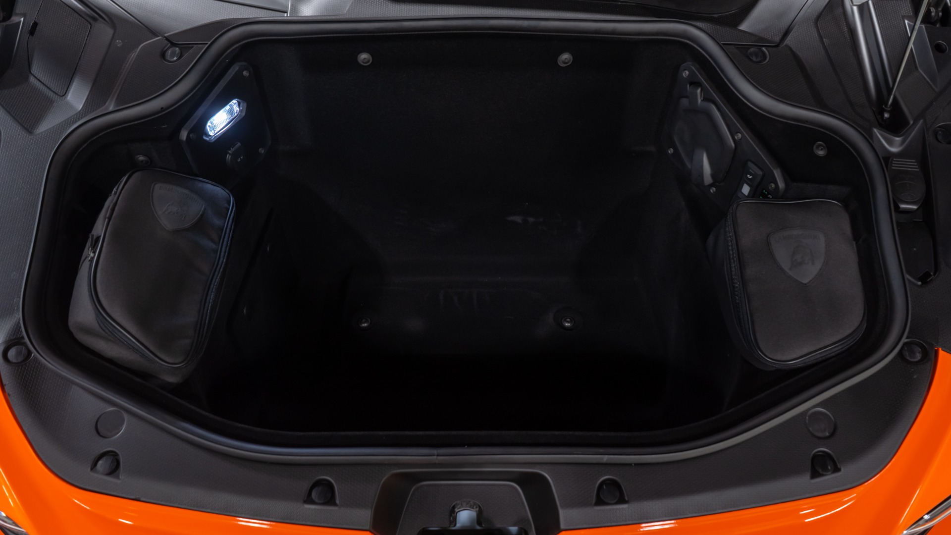 2025 Lamborghini Revuelto Base - Photo 76