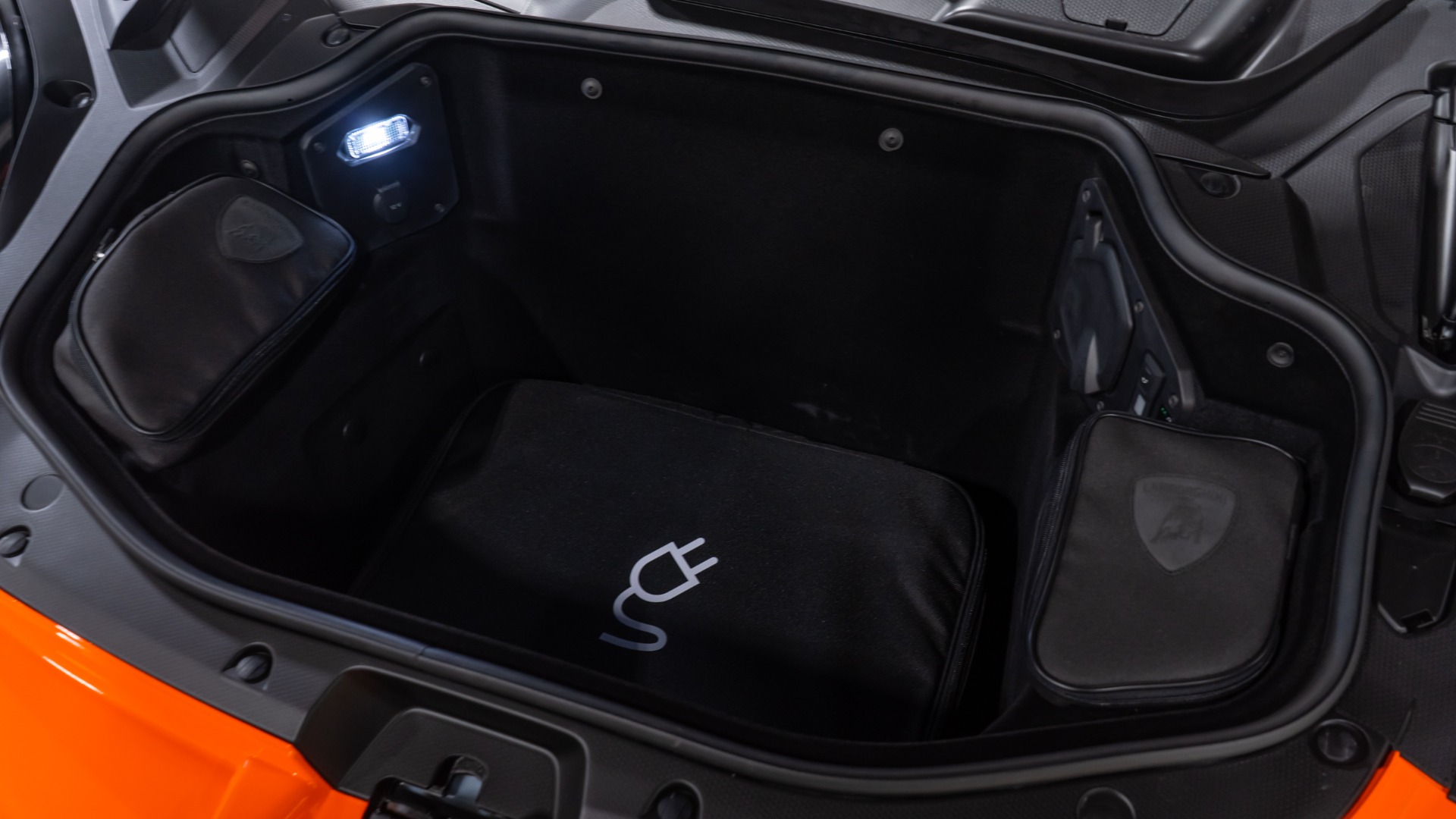 2025 Lamborghini Revuelto Base - Photo 77