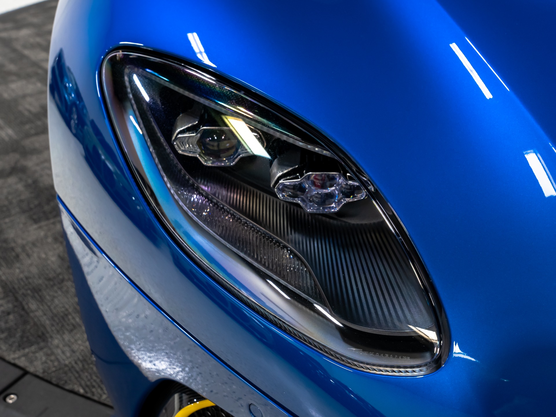2023 Aston Martin DBS Base - Photo 15