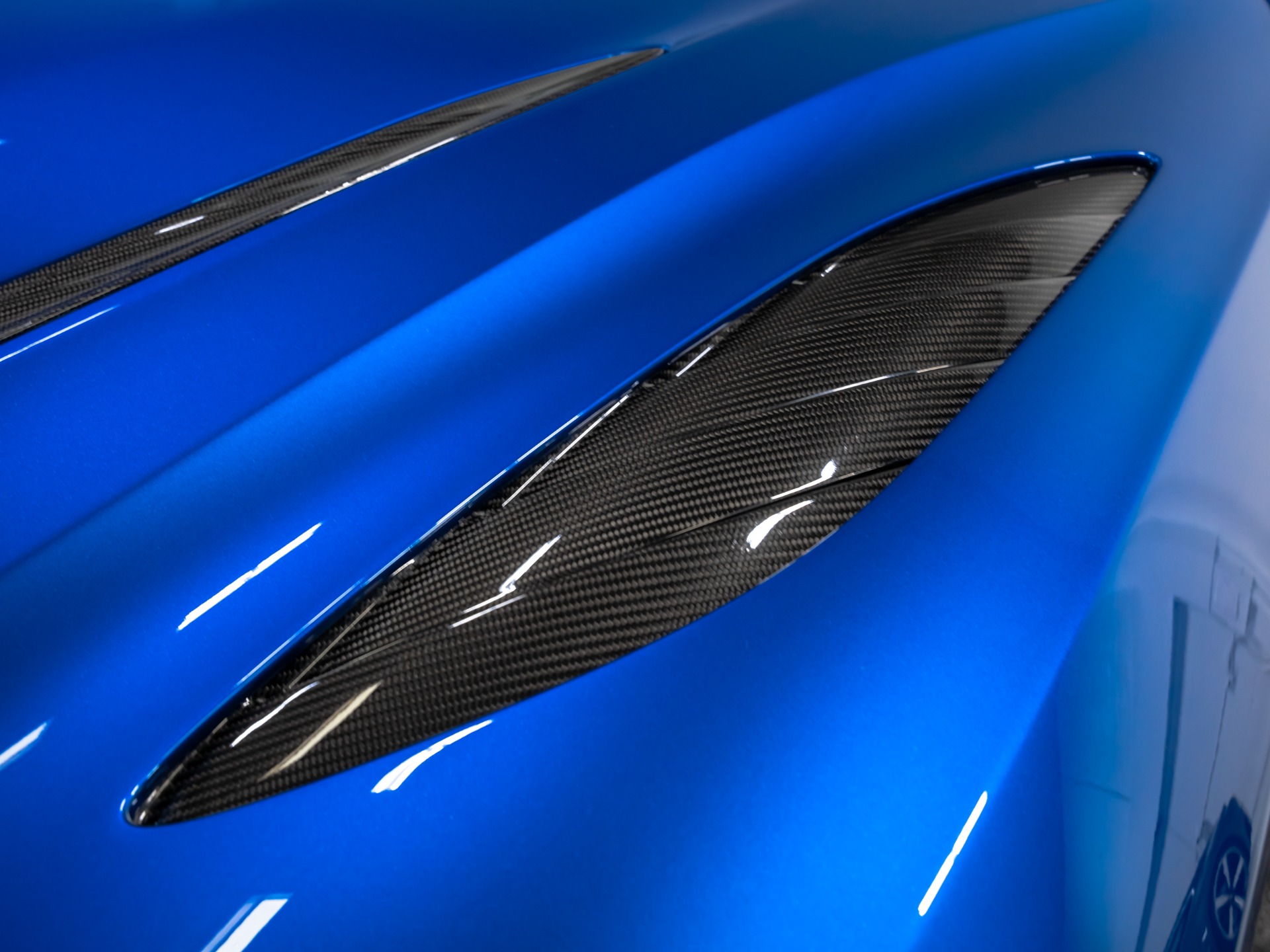 2023 Aston Martin DBS Base - Photo 17
