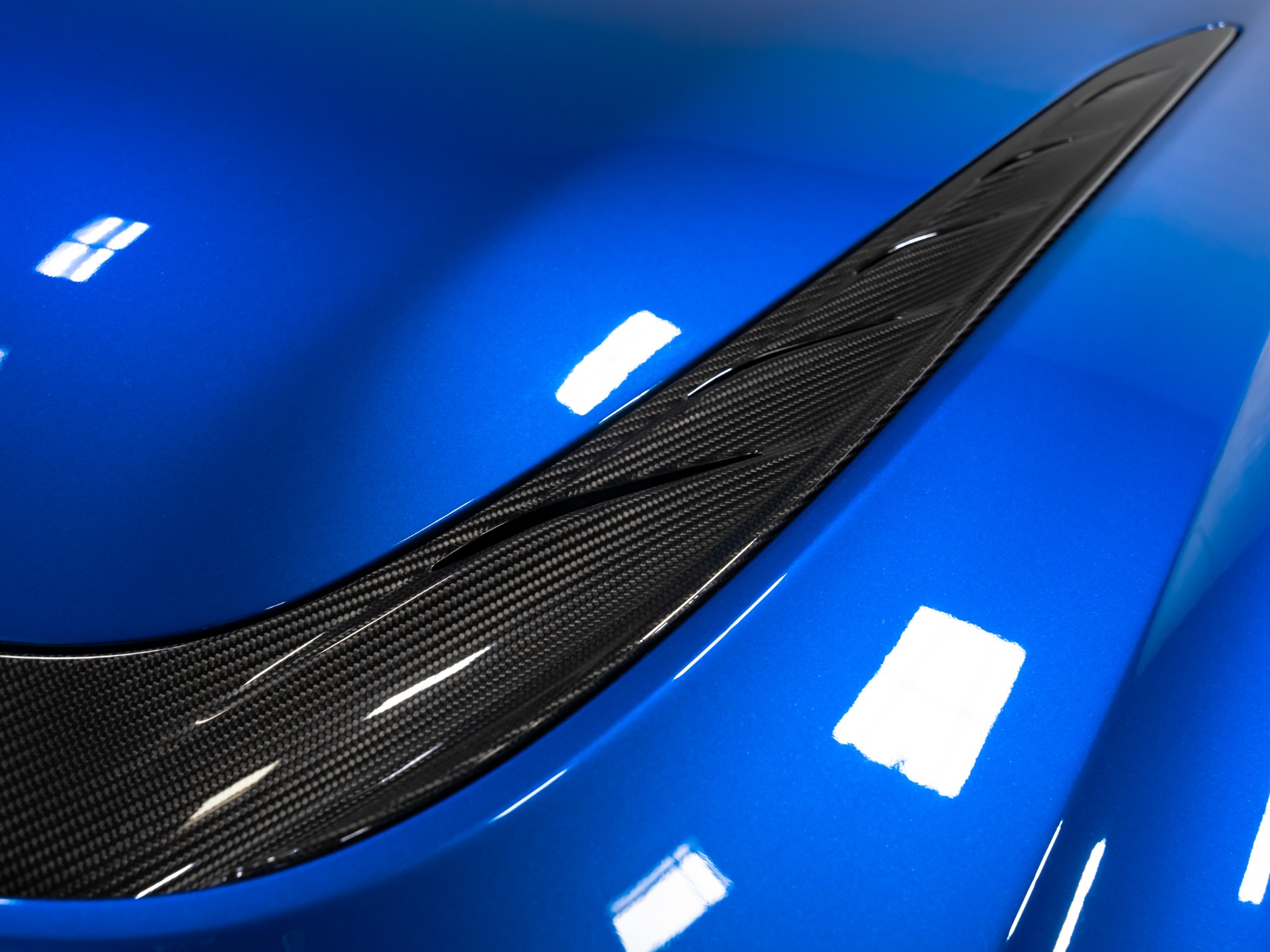 2023 Aston Martin DBS Base - Photo 18