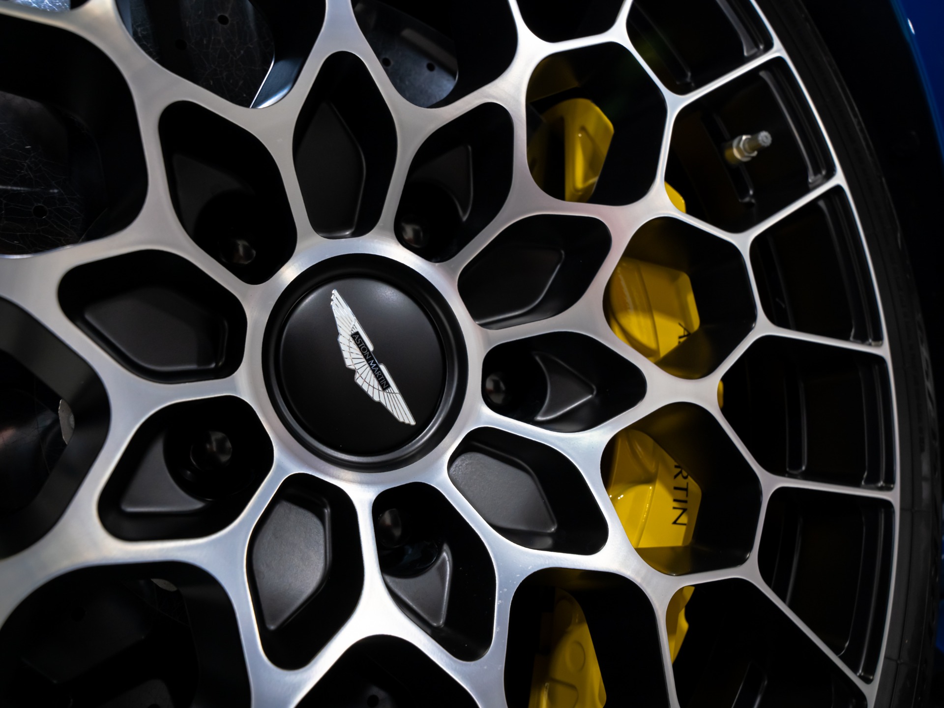 2023 Aston Martin DBS Base - Photo 23
