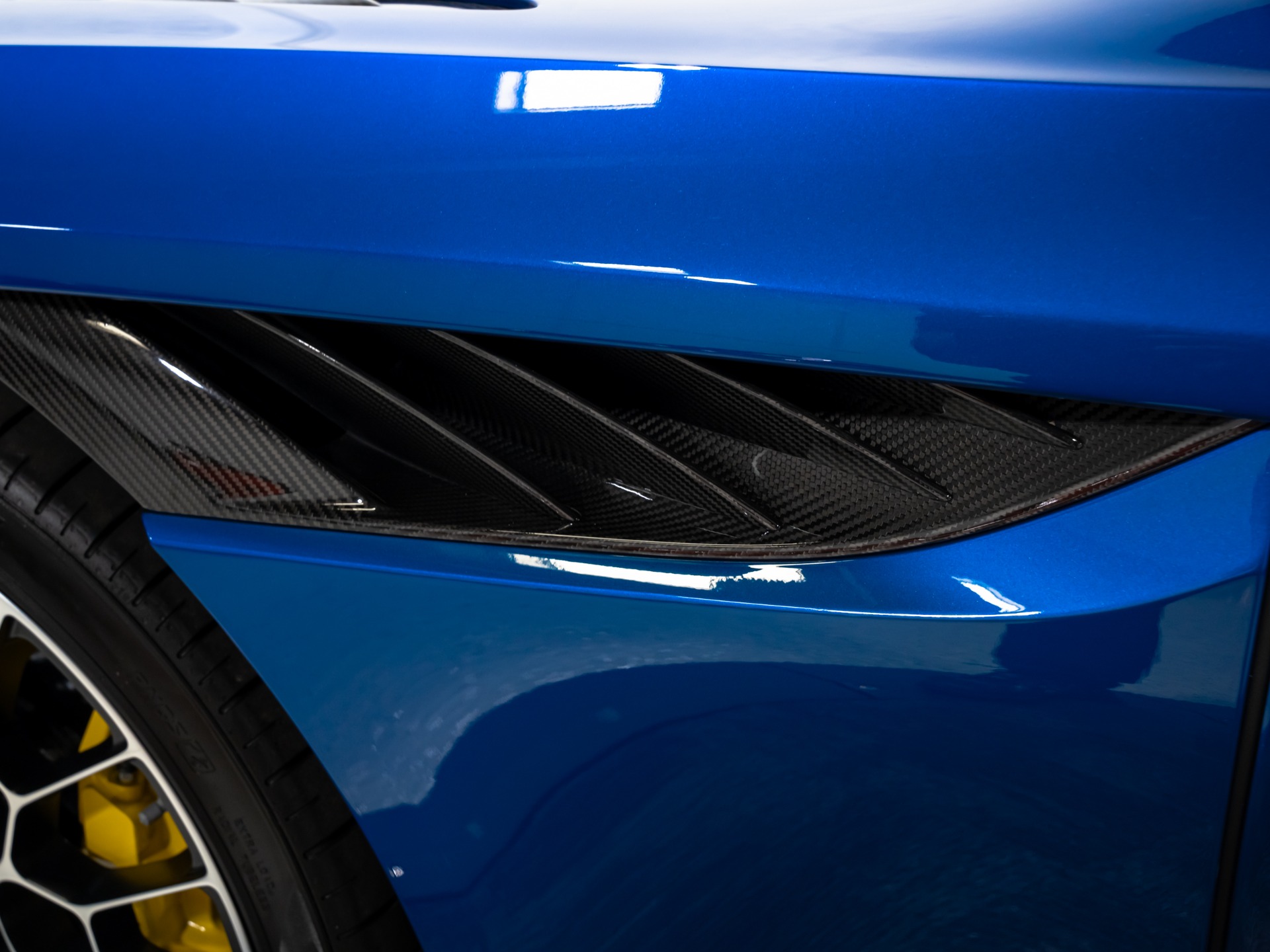 2023 Aston Martin DBS Base - Photo 25