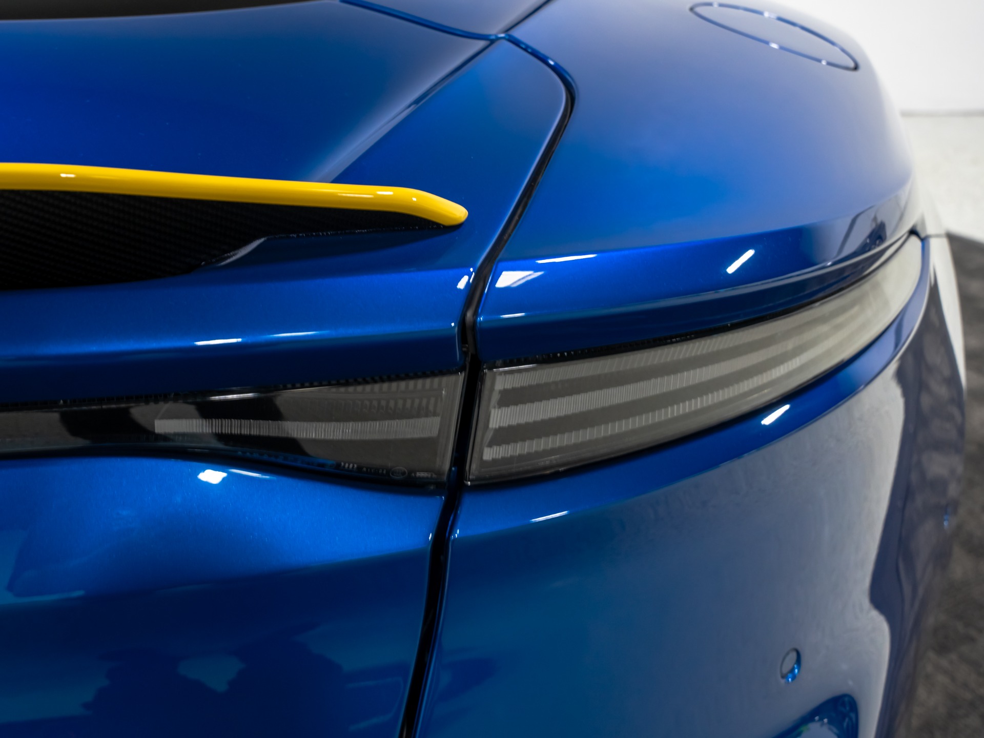 2023 Aston Martin DBS Base - Photo 36