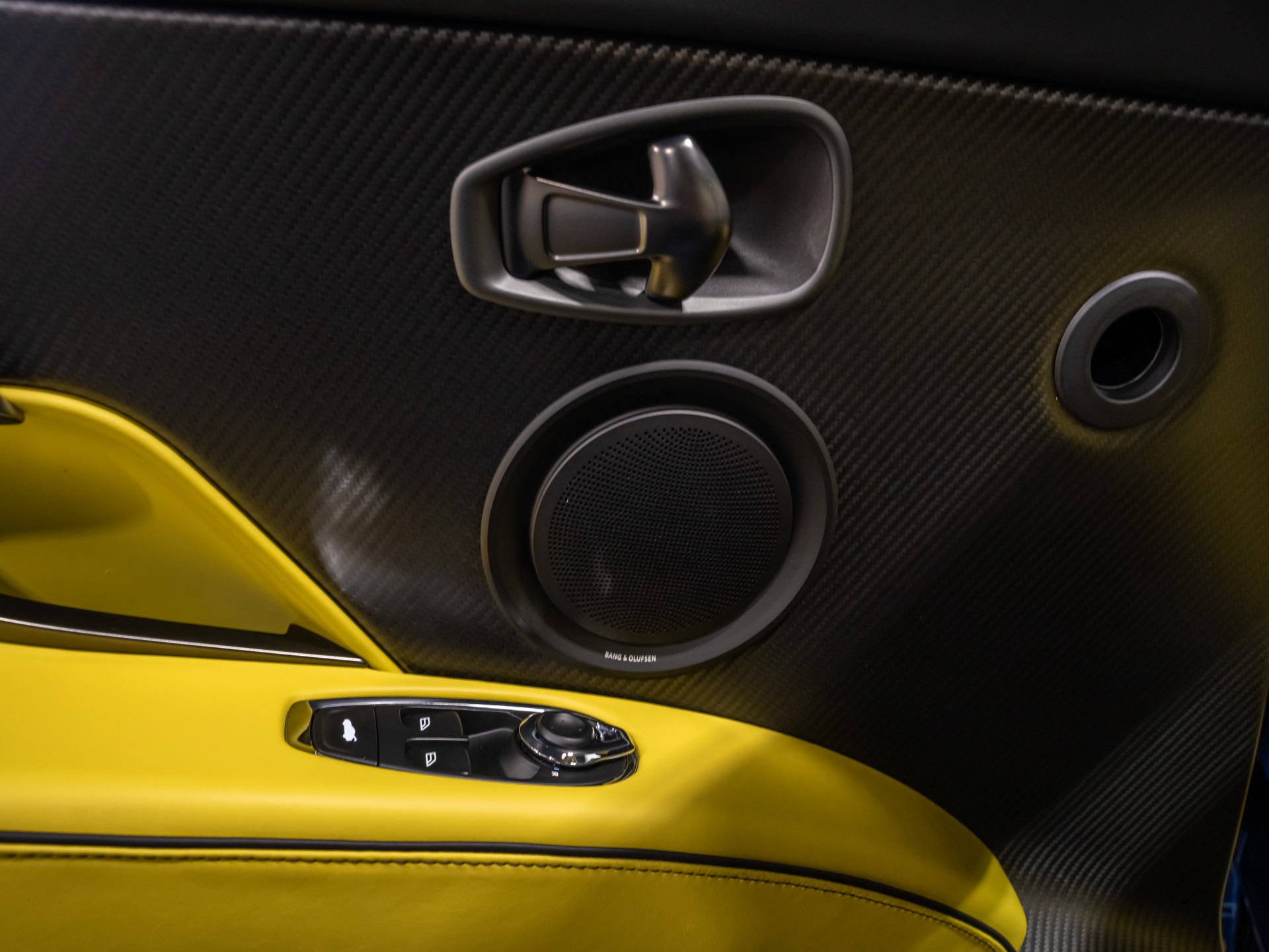 2023 Aston Martin DBS Base - Photo 43