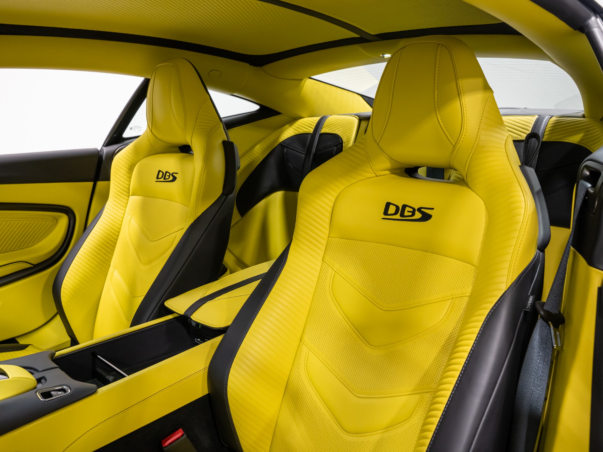 2023 Aston Martin DBS Base - Photo 47