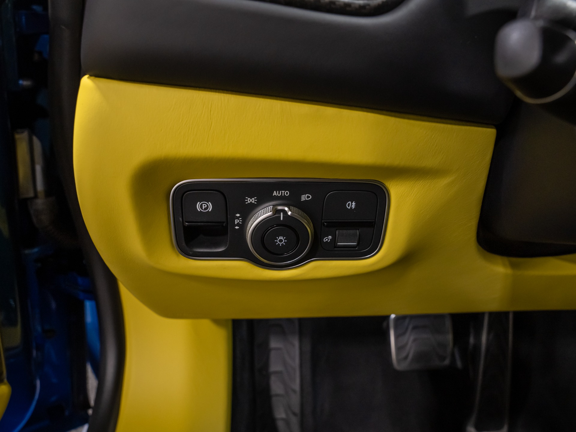 2023 Aston Martin DBS Base - Photo 55