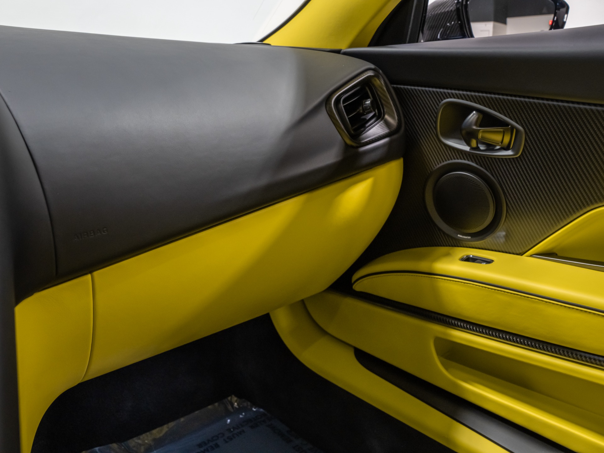 2023 Aston Martin DBS Base - Photo 60