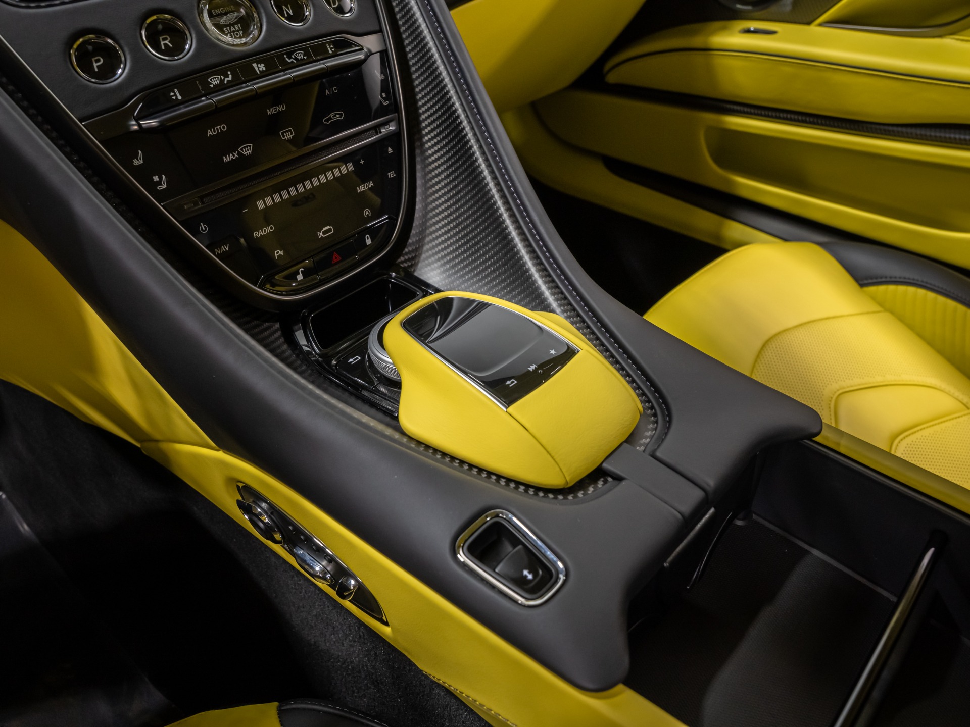 2023 Aston Martin DBS Base - Photo 67