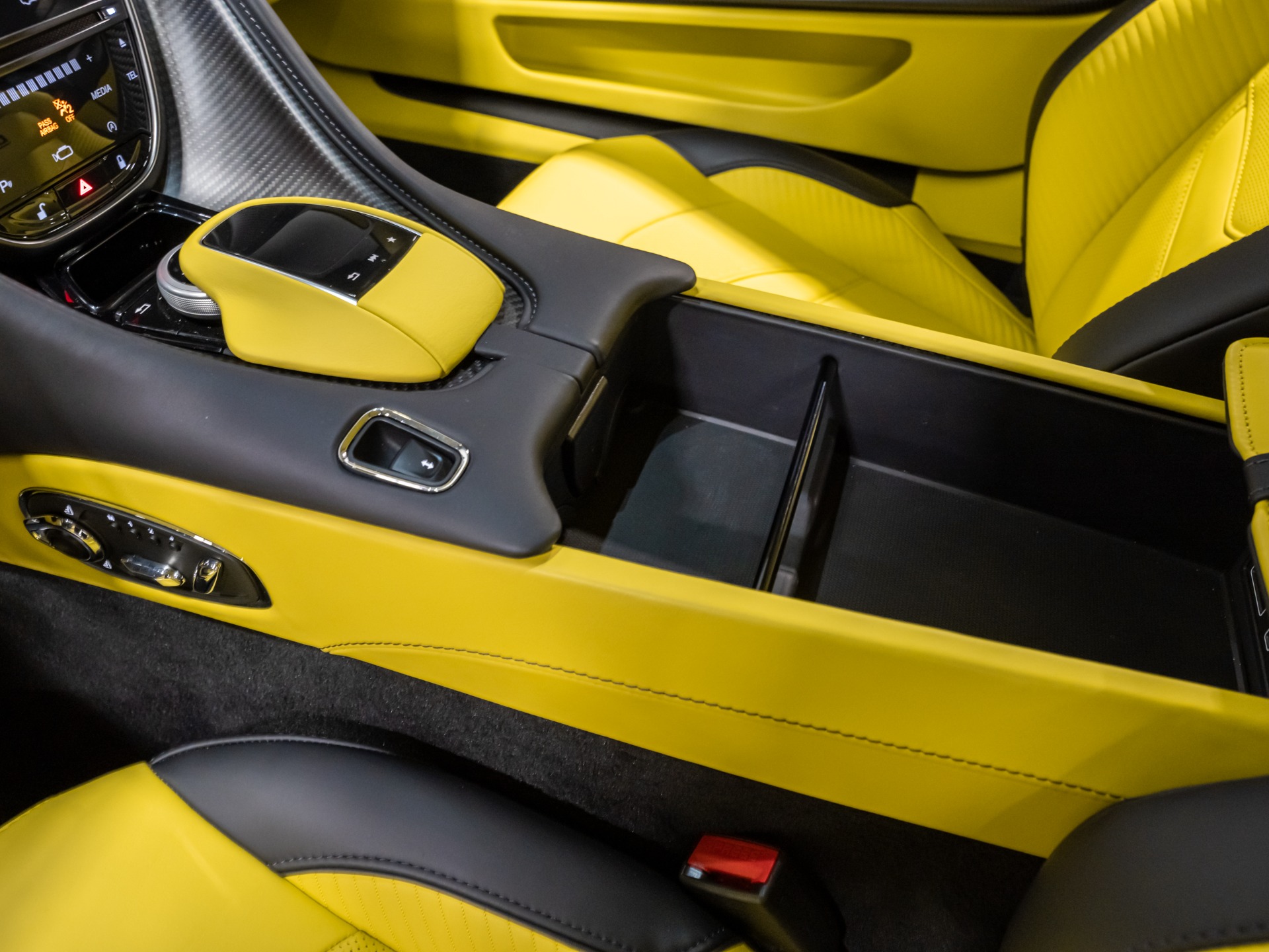 2023 Aston Martin DBS Base - Photo 68