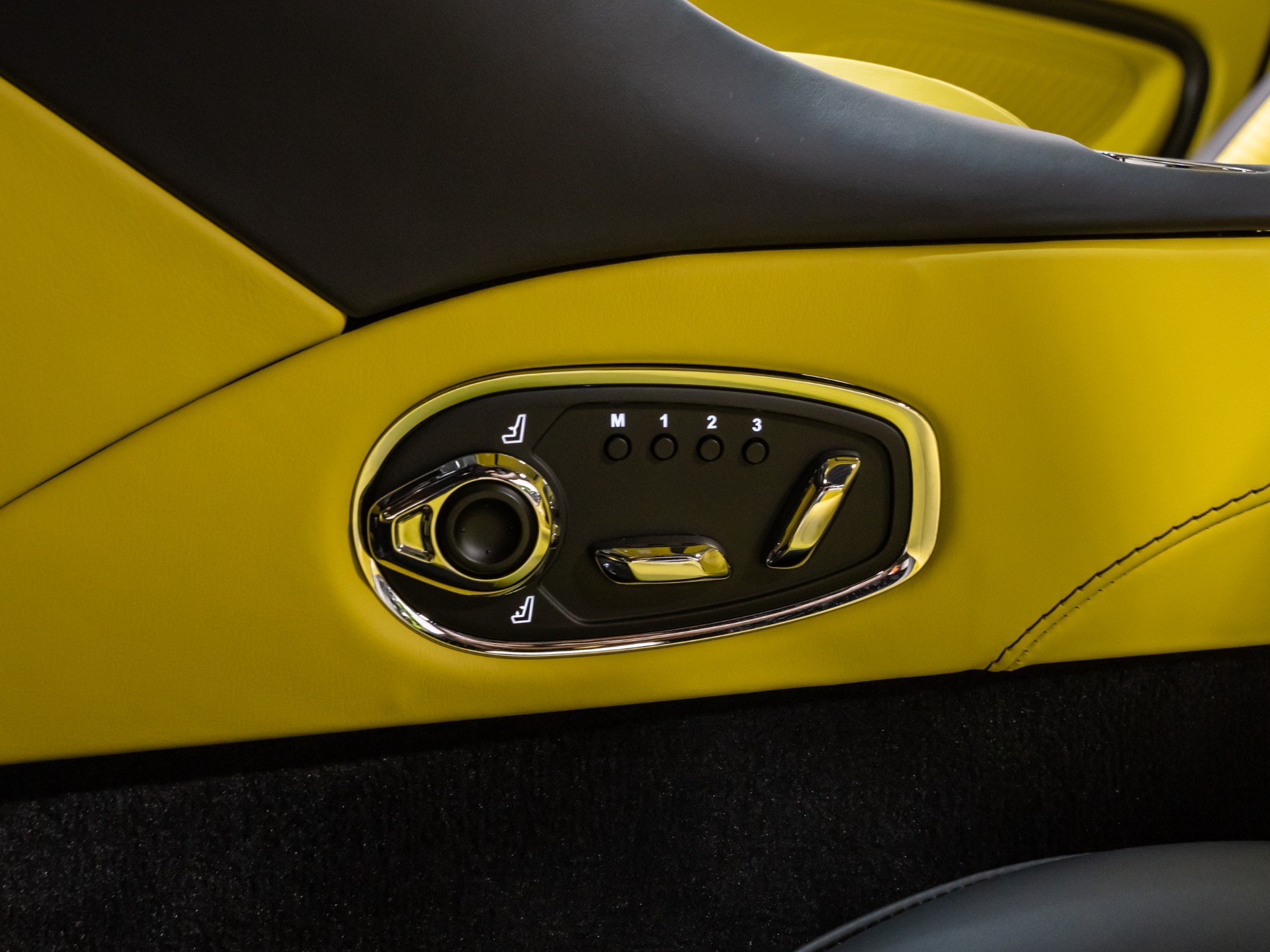 2023 Aston Martin DBS Base - Photo 69