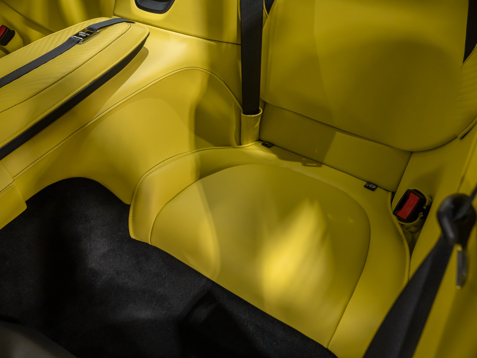 2023 Aston Martin DBS Base - Photo 74