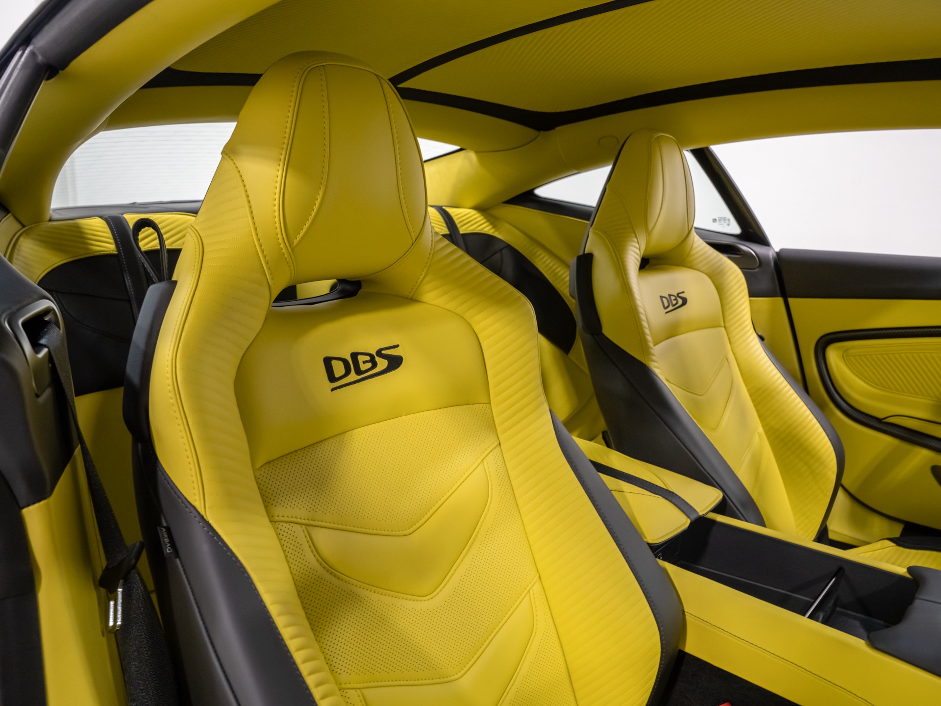 2023 Aston Martin DBS Base - Photo 79