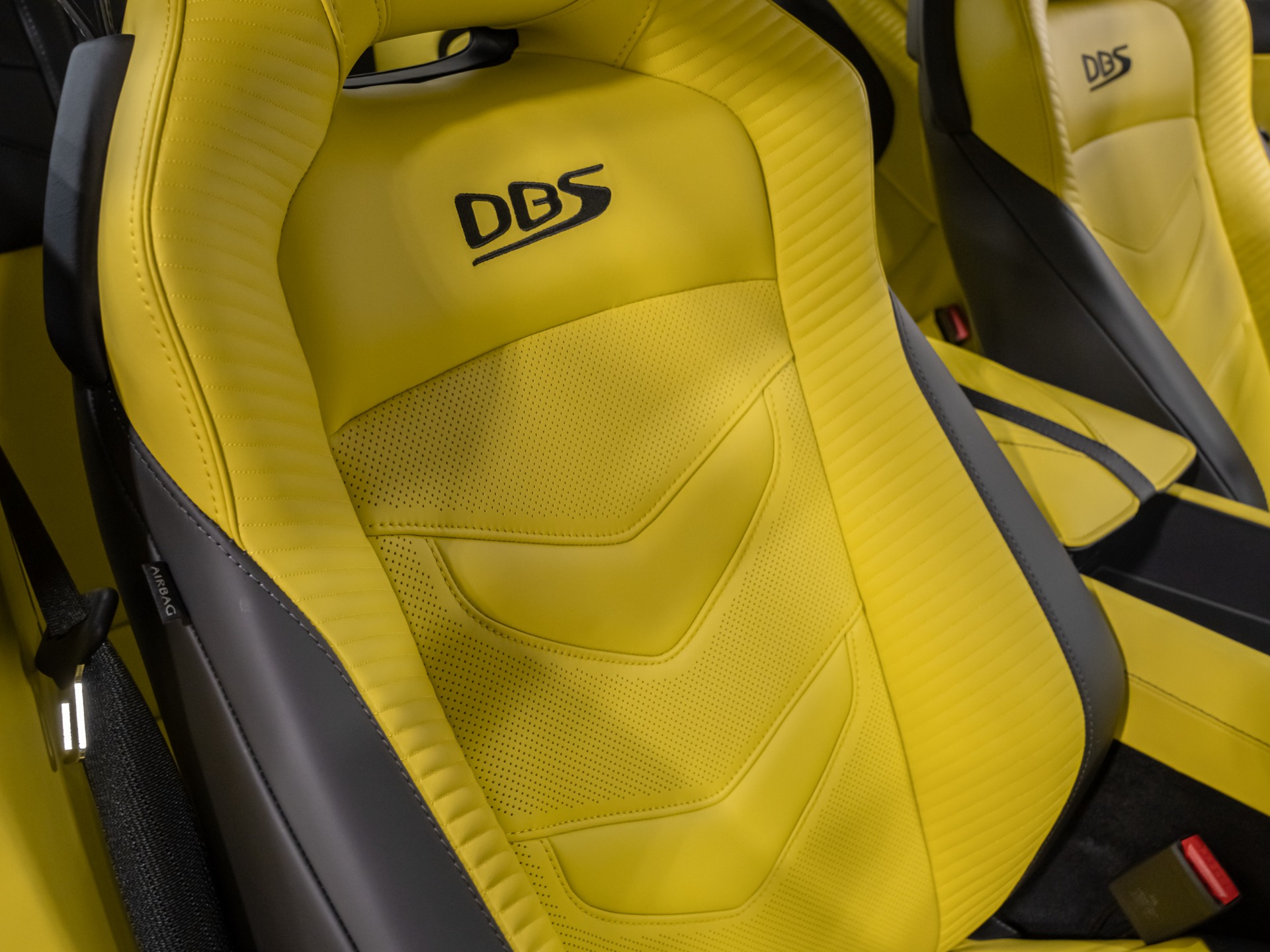 2023 Aston Martin DBS Base - Photo 81