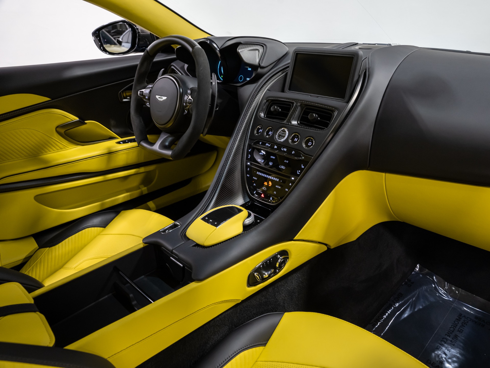 2023 Aston Martin DBS Base - Photo 83