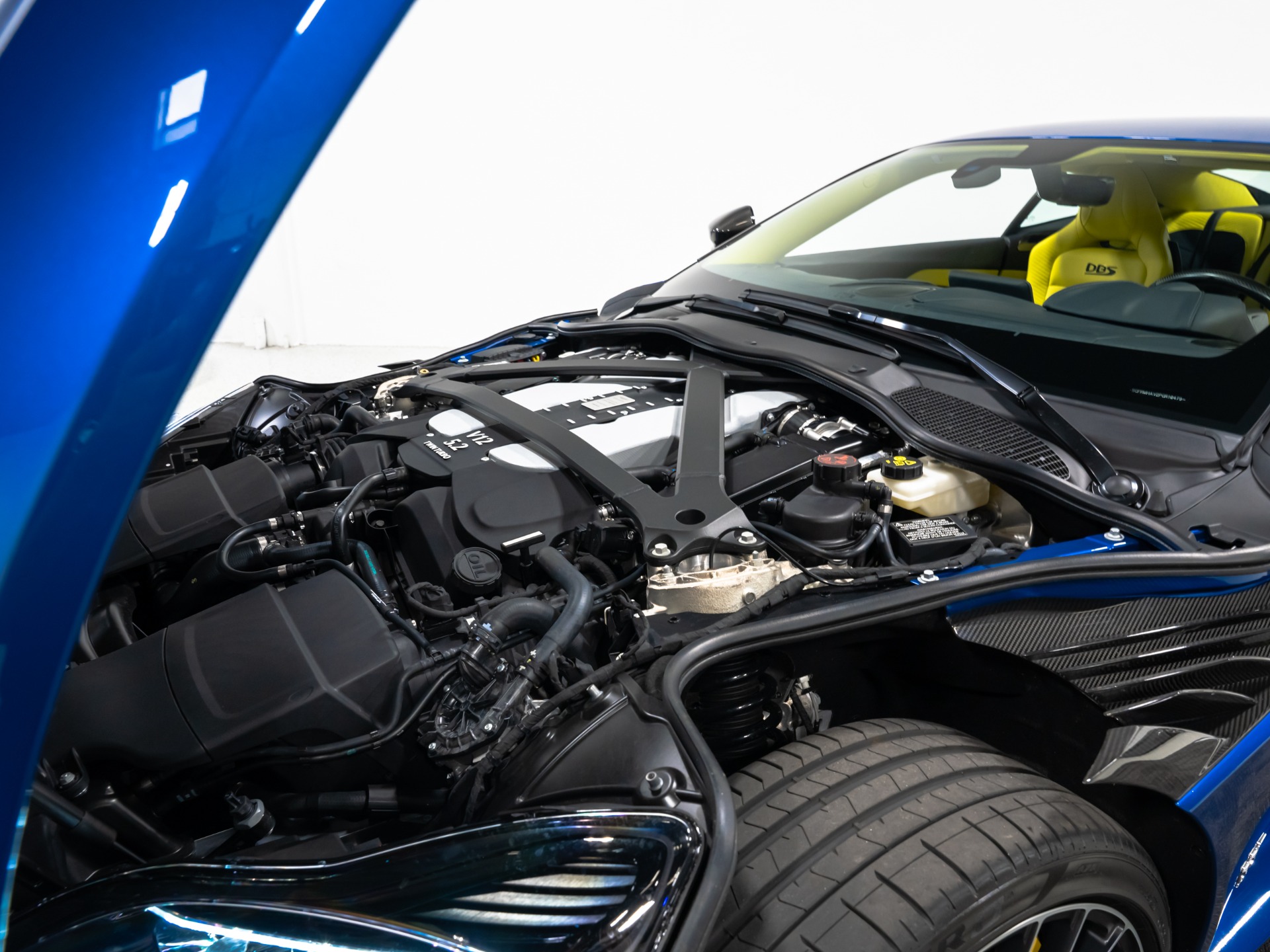 2023 Aston Martin DBS Base - Photo 91