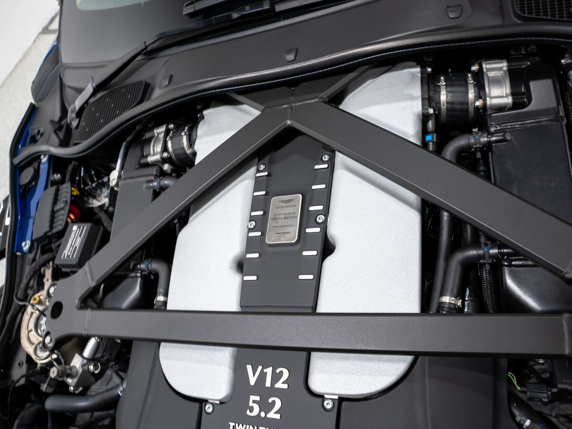 2023 Aston Martin DBS Base - Photo 93