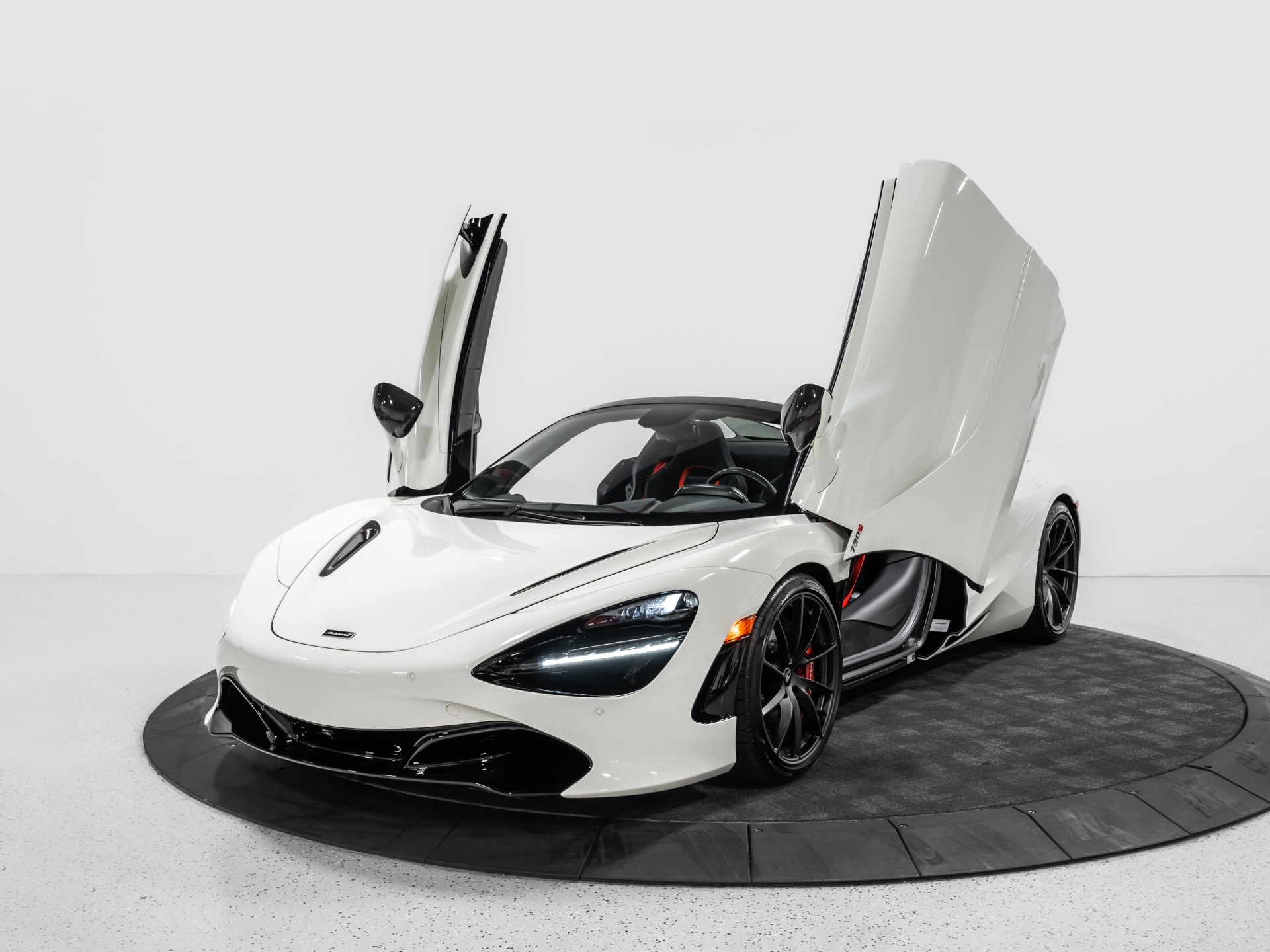 2021 McLaren 720S Base - Photo 2